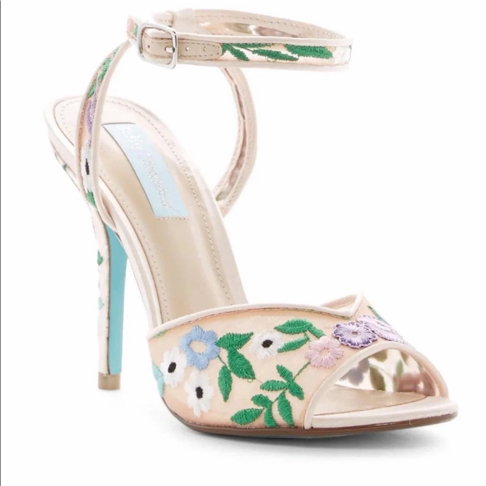 Betsey Johnson heel